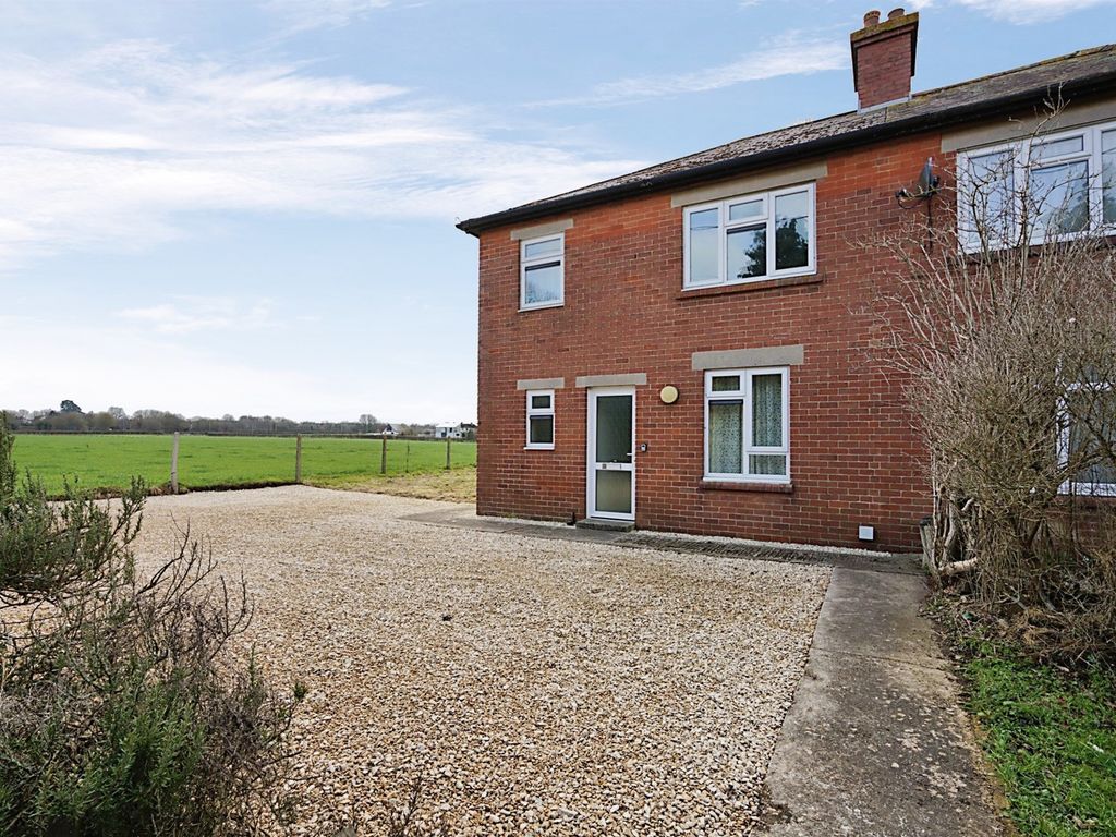 3 bed semidetached house for sale in Fisher's Brook, Calne SN11 Zoopla