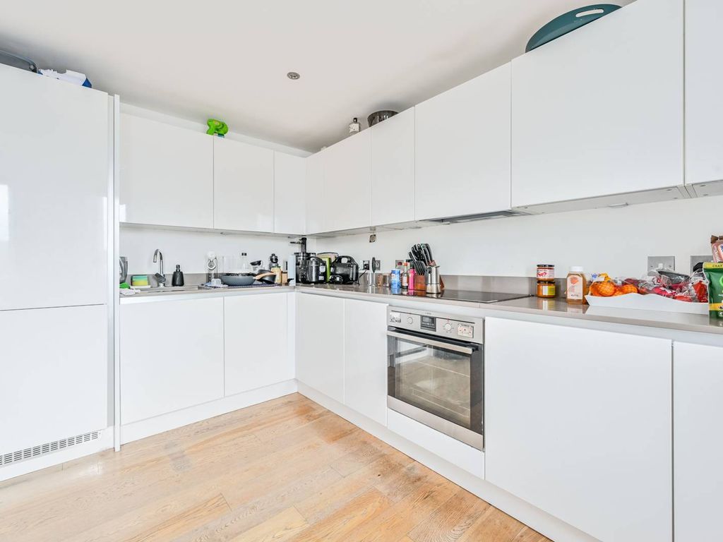 2 bed flat to rent in Love Lane, Woolwich, London SE18 Zoopla