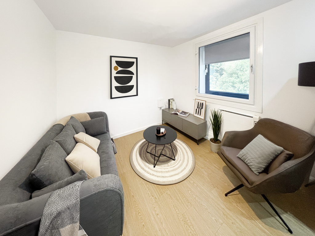 1 bed flat to rent in Wellington Road North, Stockport SK4, £1,105 pcm