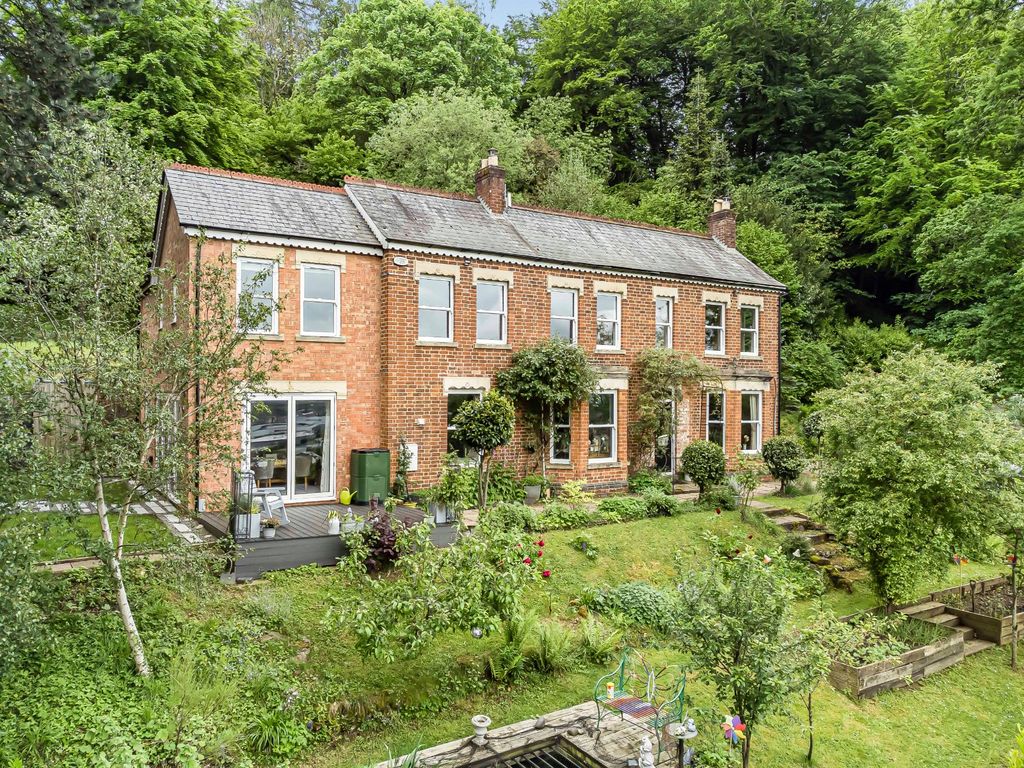 5 bed detached house for sale in Painswick Road, Nr Cheltenham, Gloucestershire GL3, £835,000