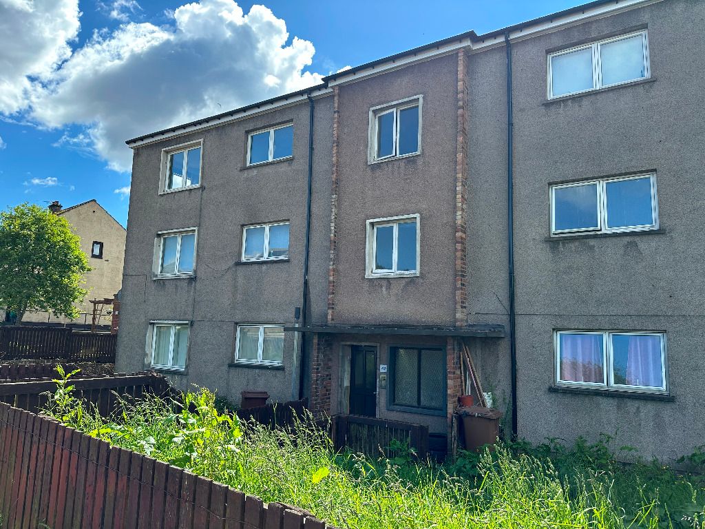 2 bed flat to rent in Brownhill Place, Charleston, Dundee DD2, £600 pcm