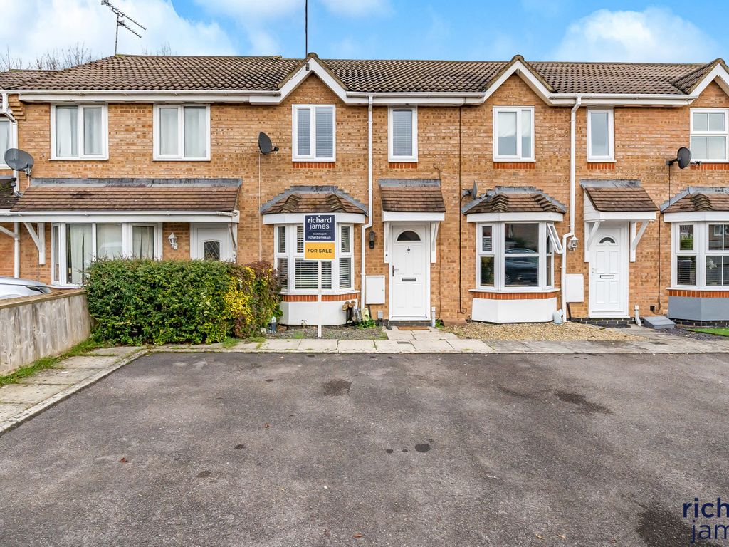 2 bed terraced house for sale in Loveridge Close, Stratton, Swindon SN2