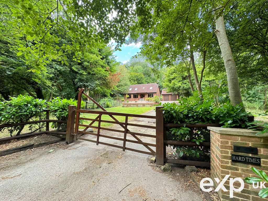 4 bed detached house for sale in Rhododendron Avenue, Culverstone