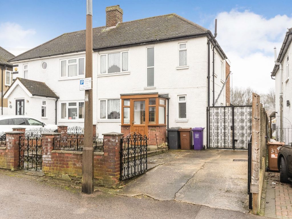 5 bed semidetached house for sale in Common Rise, Hitchin SG4 Zoopla