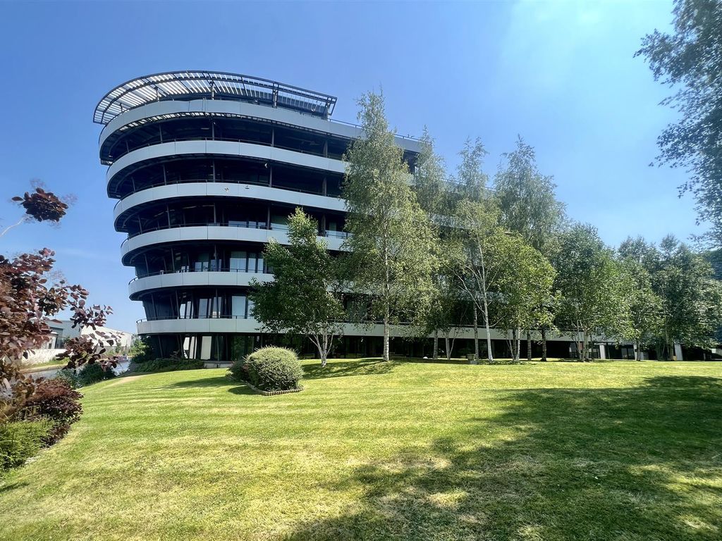 2 bed flat for sale in Woodfield Road, Broadheath, Altrincham WA14 Zoopla