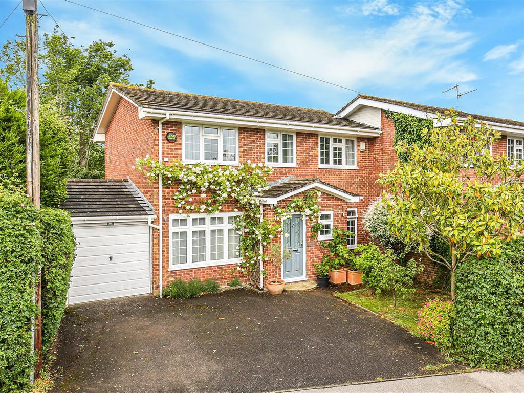 3 bed semidetached house for sale in Hillcrest Road, Marlpit Hill