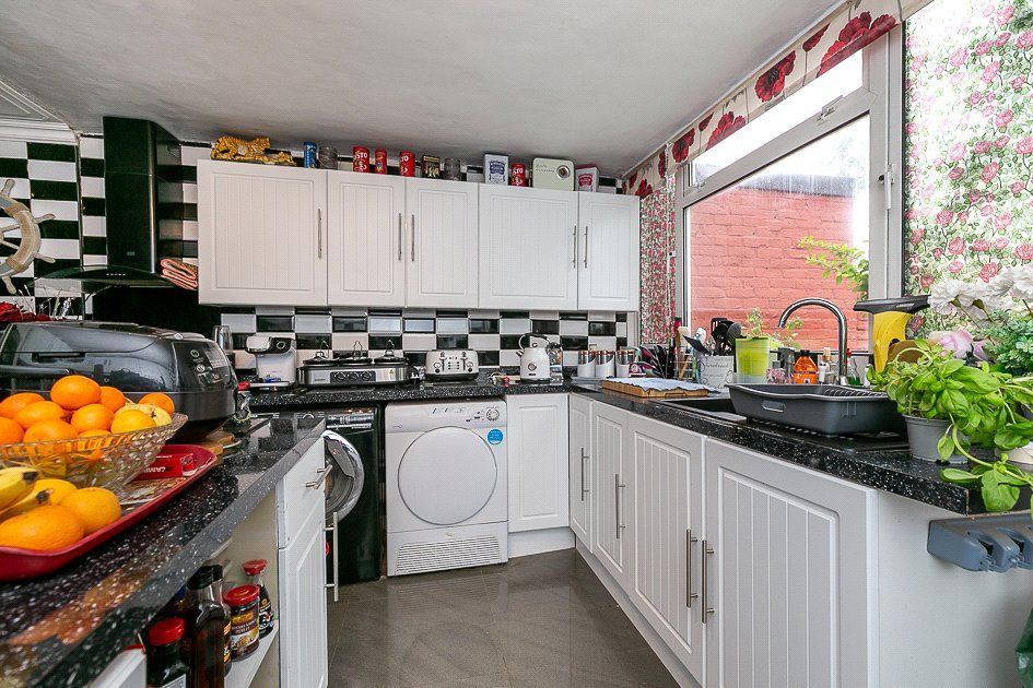 Charlock Close, Broadfield, Crawley, West Sussex RH11  