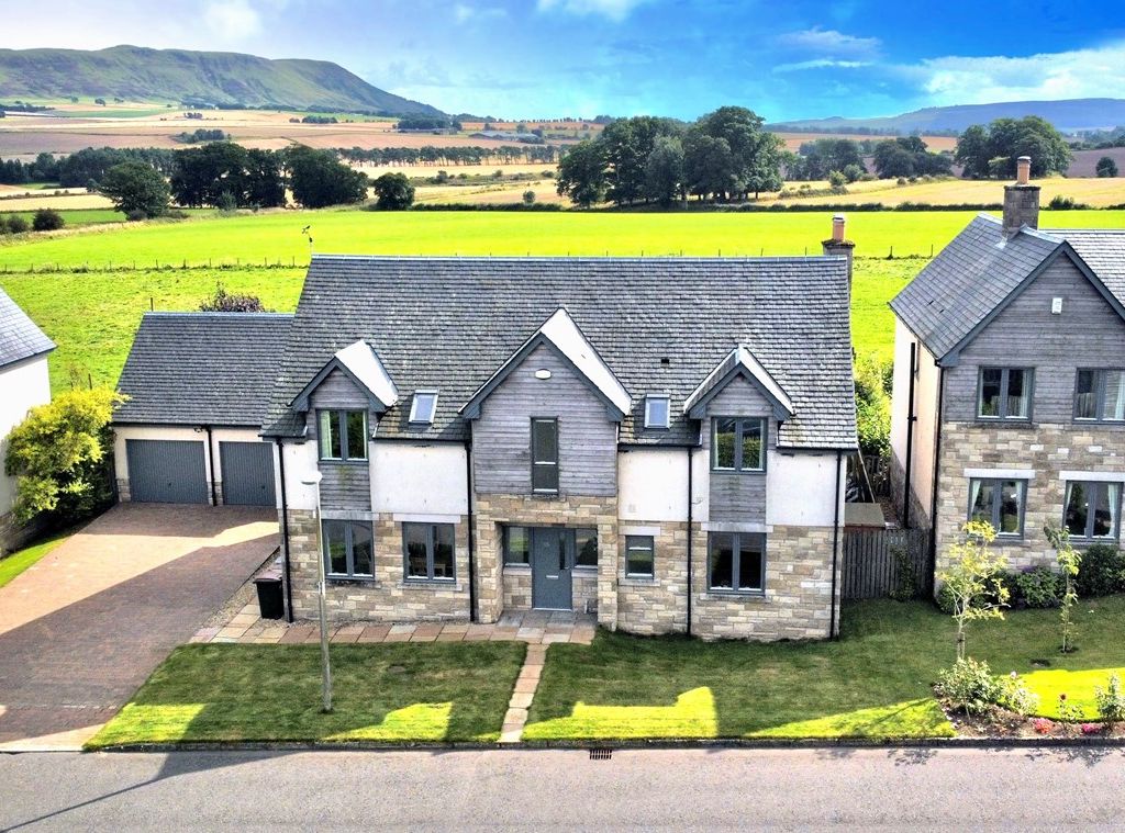 5 bed detached house for sale in 35 Cuthill Towers, Milnathort, Kinross