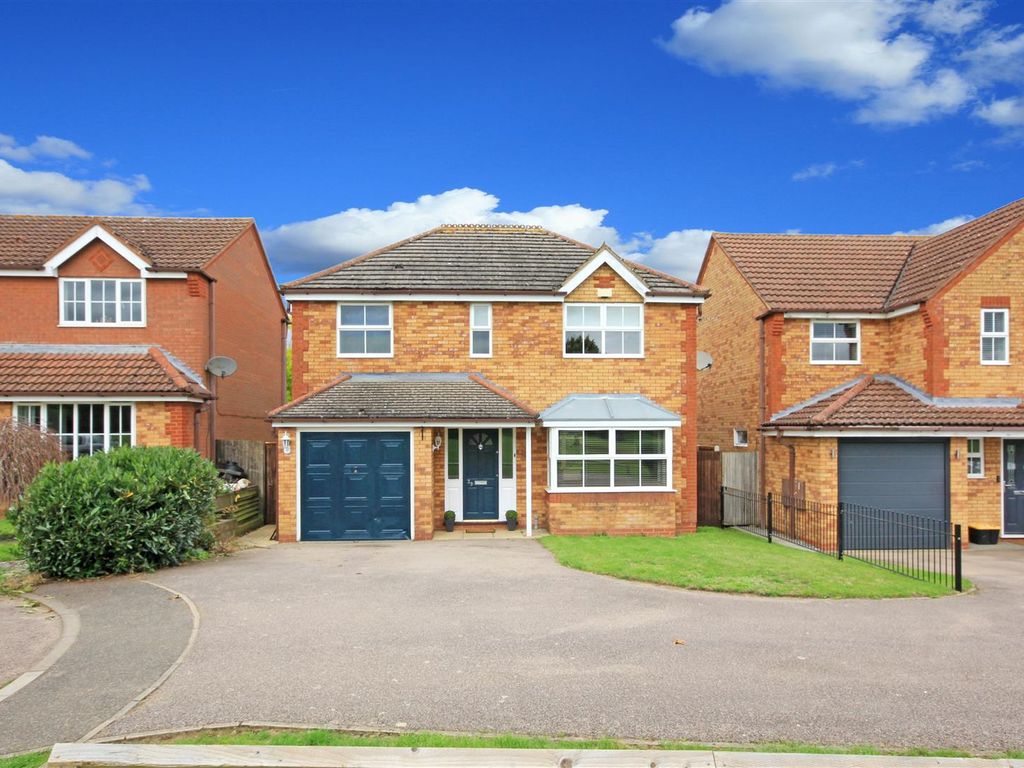 4 bed detached house for sale in Campion Close, Rushden NN10, £390,000