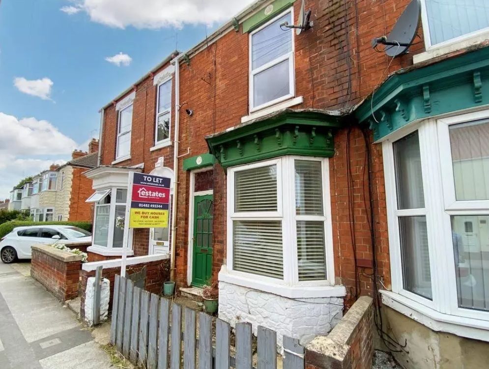 2 bed terraced house to rent in Beaver Road, Beverley HU17, £650 pcm