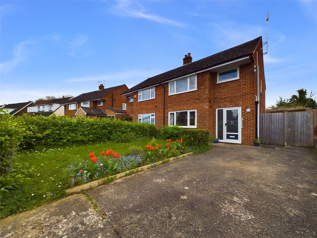 3 bed semidetached house for sale in Martindale Road, Churchdown
