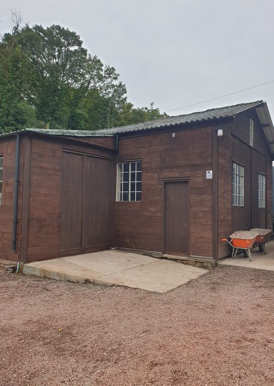 Warehouse to let in Hordern Road, Wolverhampton WV6, £14,000 pa Zoopla