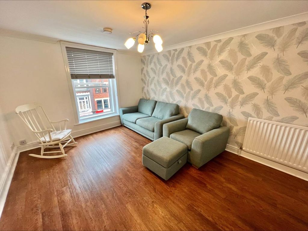 2 bed flat to rent in Seamoor Road, Westbourne, Bournemouth BH4 Zoopla