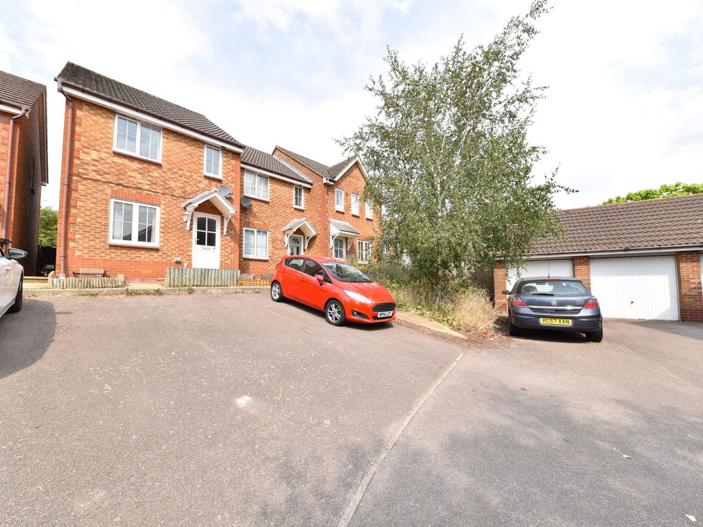 3 bed end terrace house for sale in Fairfield Way, Stevenage SG1 Zoopla