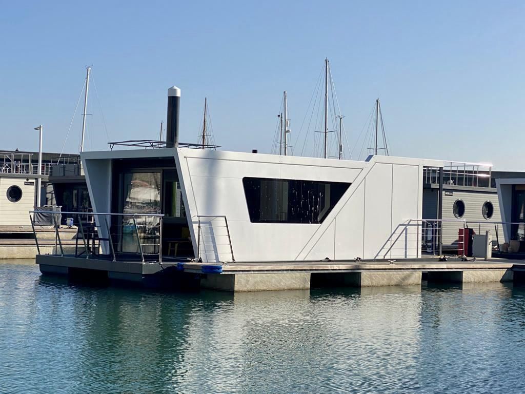 New home, 1 bed houseboat for sale in Brighton Marina Village, Brighton BN2 Zoopla