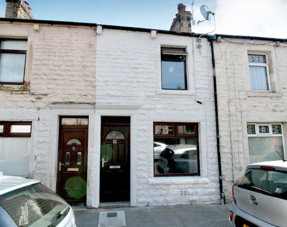 2 bed terraced house for sale in Broadway, Lancaster LA1, £125,000 Zoopla