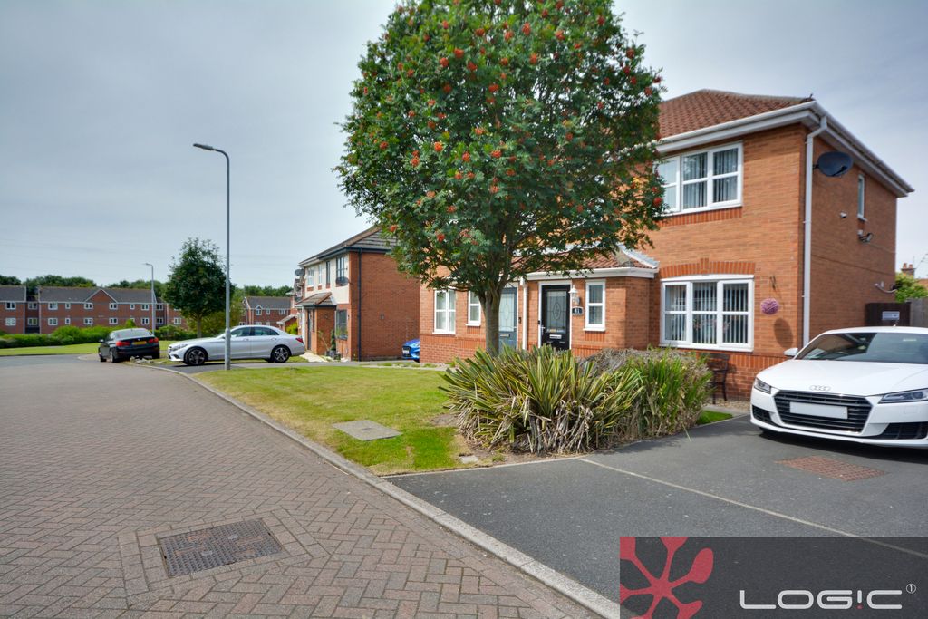 3 bed semidetached house for sale in Waterfield Way, Litherland