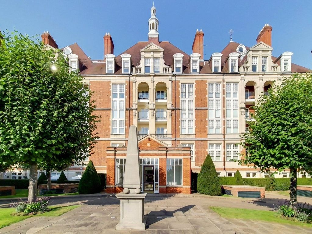 2 bed flat for sale in Gainsborough House, Frognal Rise, Hampstead