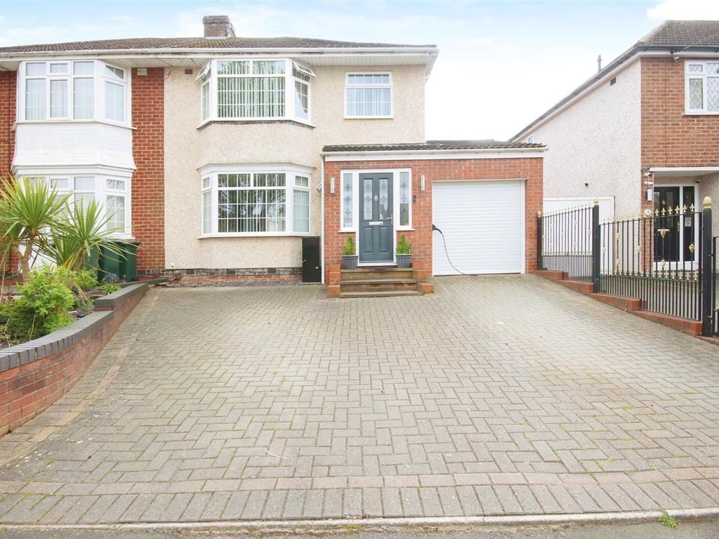 3 bed semidetached house for sale in Headington Avenue, Whitmore Park