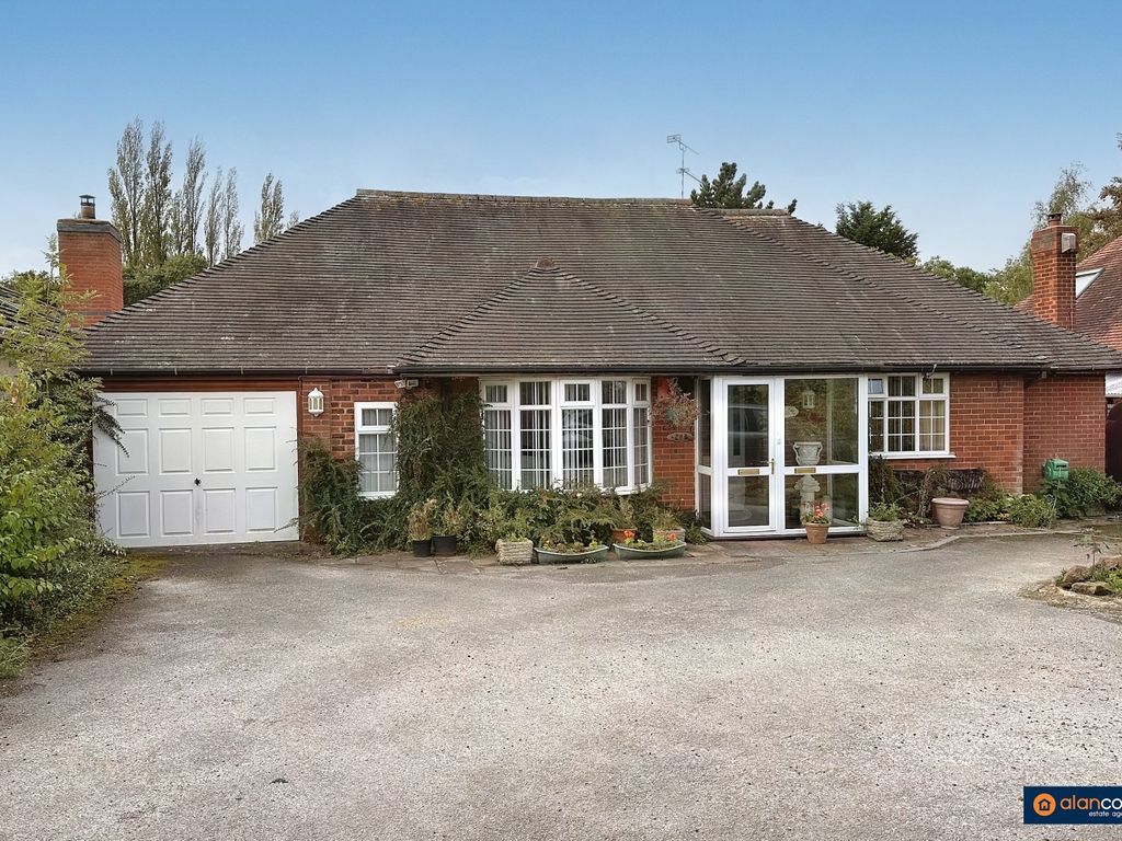 2 bed detached bungalow for sale in Nuneaton Road, Bulkington CV12, £