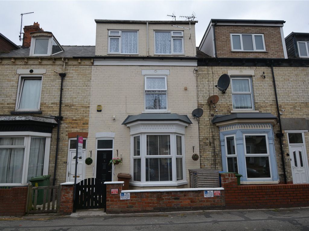 4 bed terraced house for sale in Holyrood Avenue, Bridlington, East