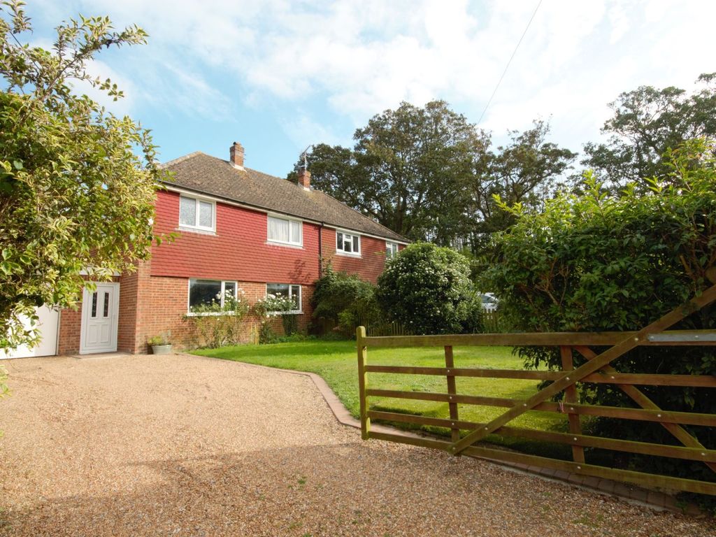 3 bed semidetached house for sale in Sycamore Cottages, Selling