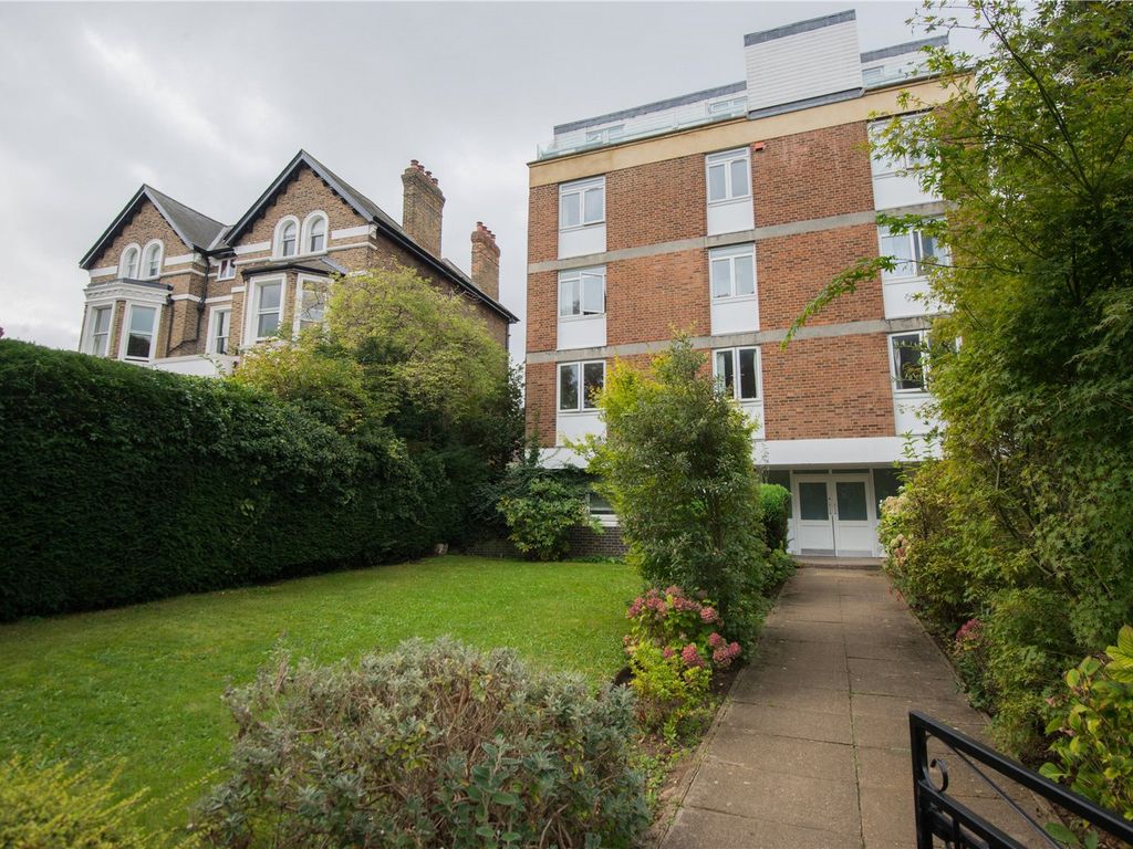 2 bed flat to rent in Bolton Lodge, 19 Bolton Road, Chiswick, London W4