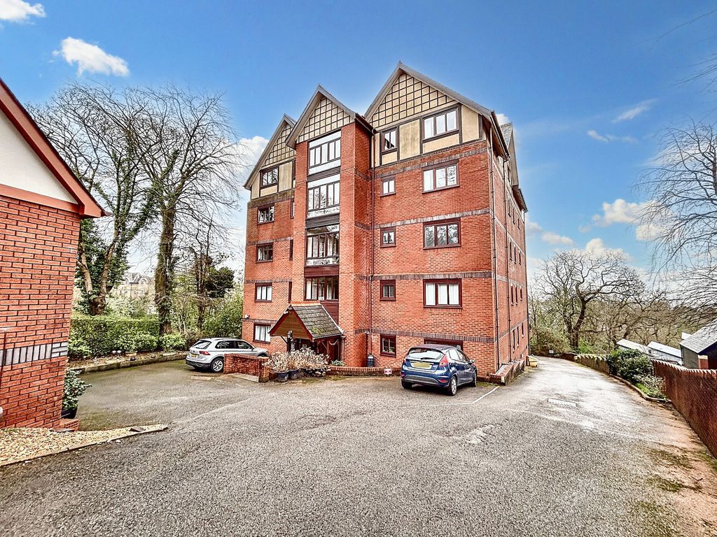 2 bed flat for sale in Stow Park Circle, Evergreen NP20, £170,000 Zoopla