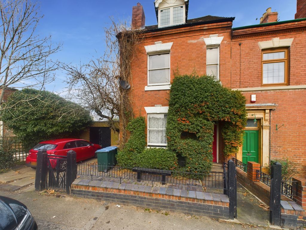 4 bed end terrace house for sale in Allesley Old Road, Chapelfields