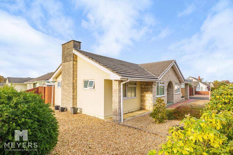 3 bed bungalow for sale in Dorset Avenue, West Parley, Ferndown BH22, £