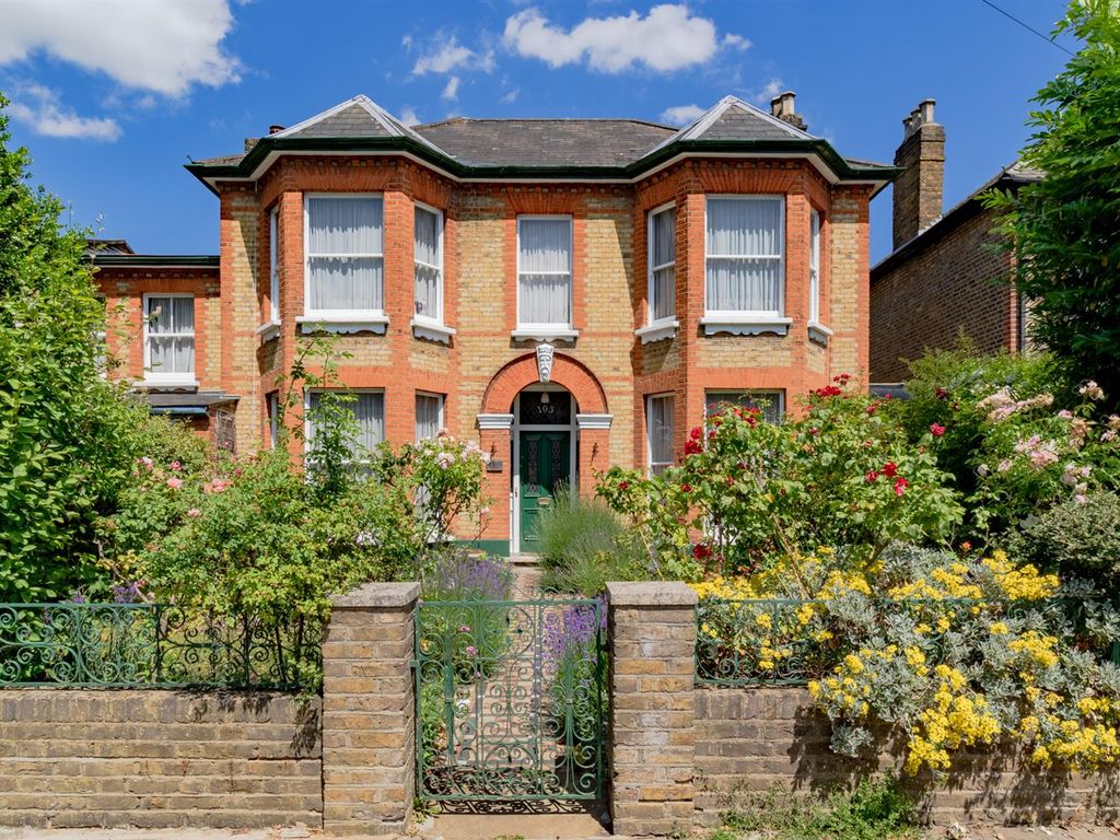 5 bed property for sale in Windsor Road, London E7 Zoopla