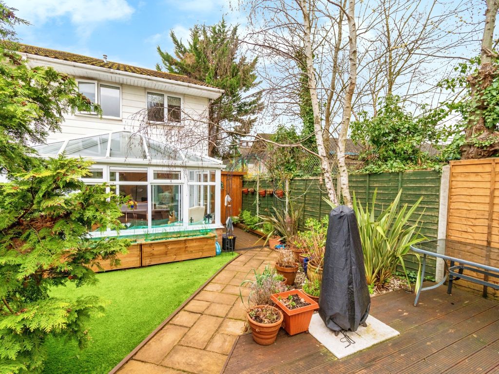 3 bed end terrace house for sale in Quayside Road, Southampton SO18, £