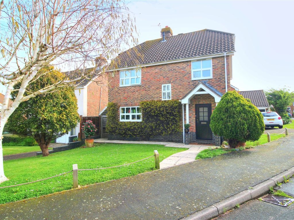 4 bed detached house for sale in Chiltern Close, Eastbourne BN23, £
