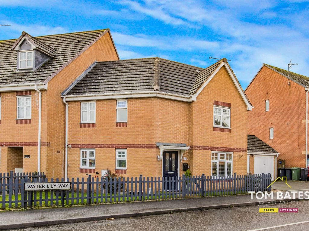3 bed end terrace house for sale in Water Lily Way, Nuneaton CV10, £