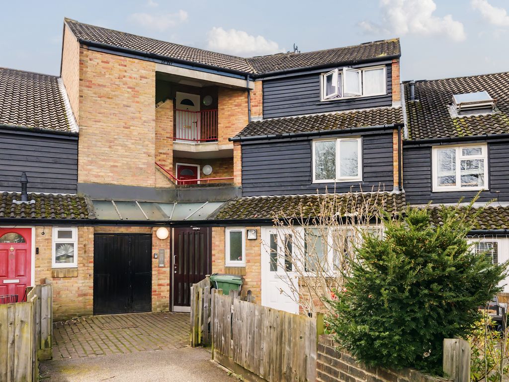 2 bed flat for sale in Corona Road, London SE12, £300,000 Zoopla