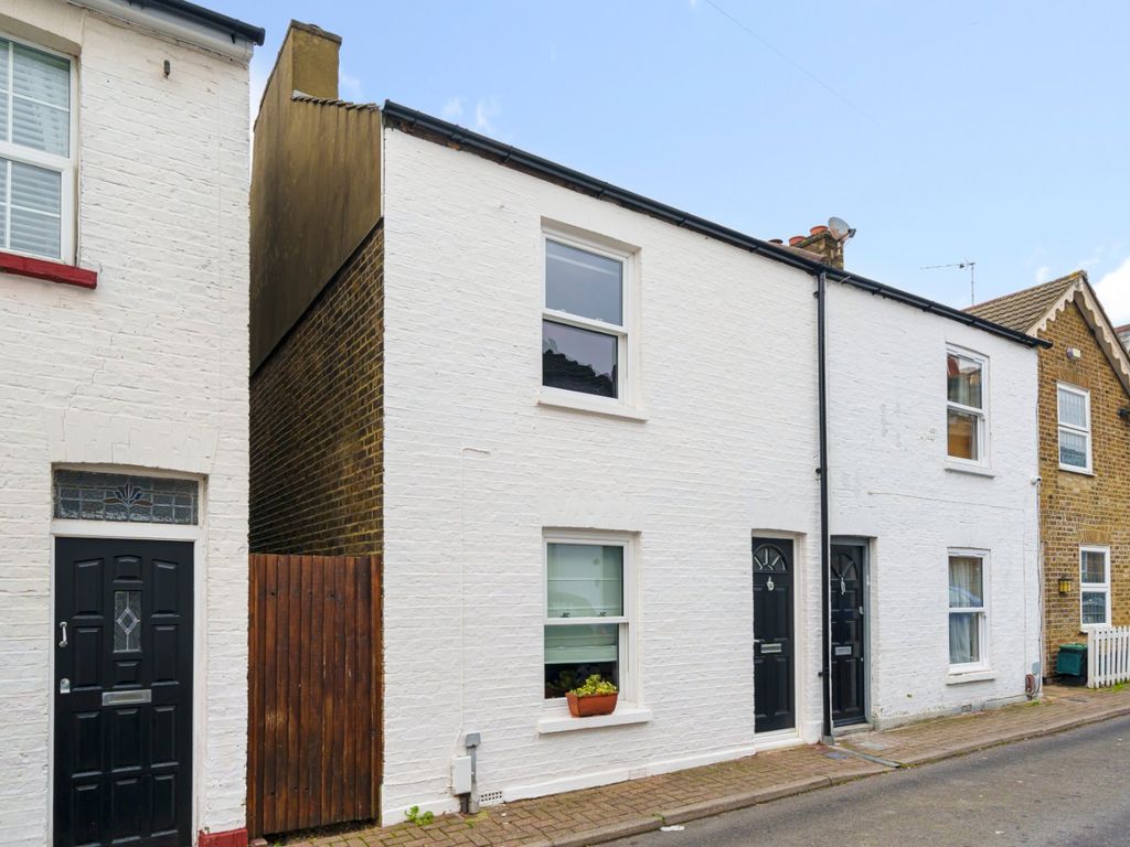 2 bed semidetached house for sale in Victoria Road, Chislehurst, Kent