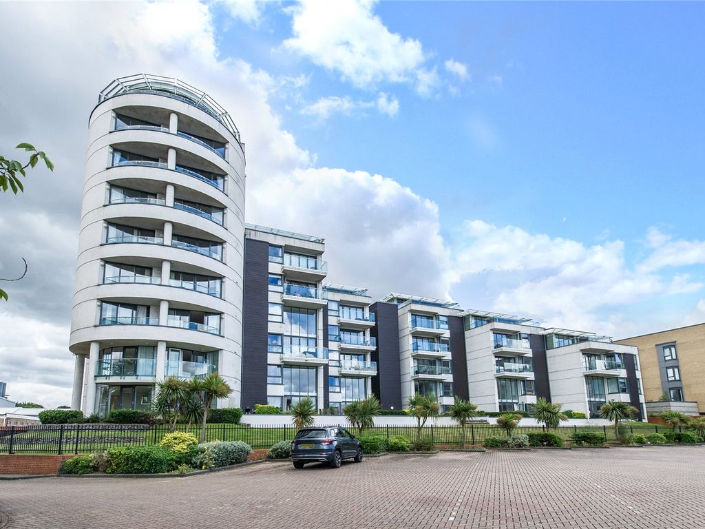 3 bed flat for sale in Pier Road, Gillingham, Kent ME7 Zoopla