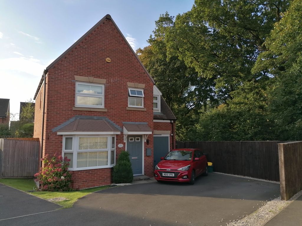 4 bed detached house for sale in Parish Gardens, Leyland PR25, £315,000
