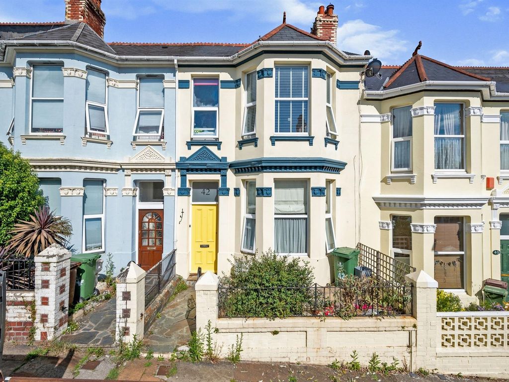 3 bed terraced house for sale in Faringdon Road, Plymouth PL4, £230,000