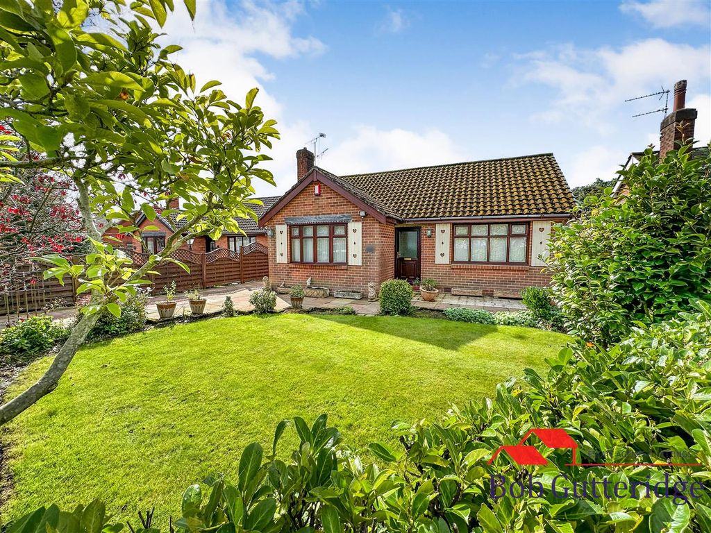 2 bed detached bungalow for sale in Nevin Avenue, Knypersley, StokeOnTrent ST8, £230,000 Zoopla