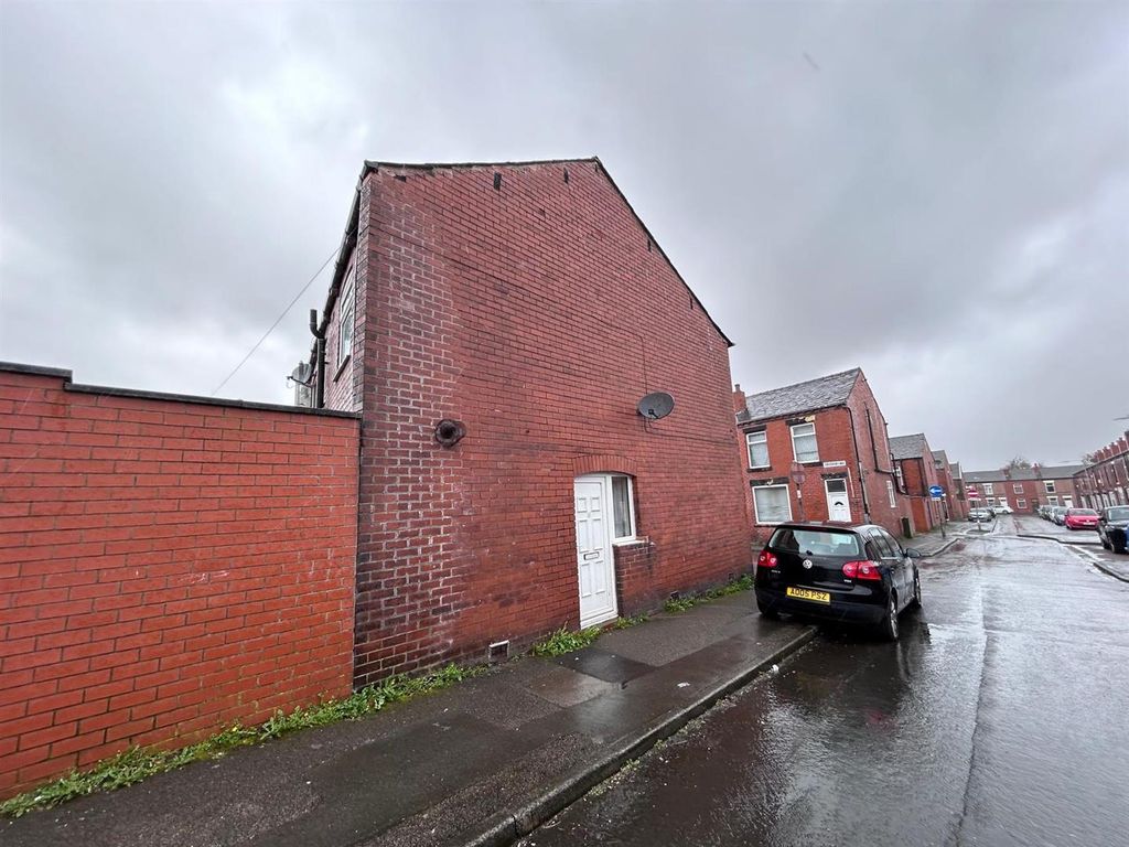2 bed end terrace house for sale in Calvert Road, Bolton BL3, £80,000