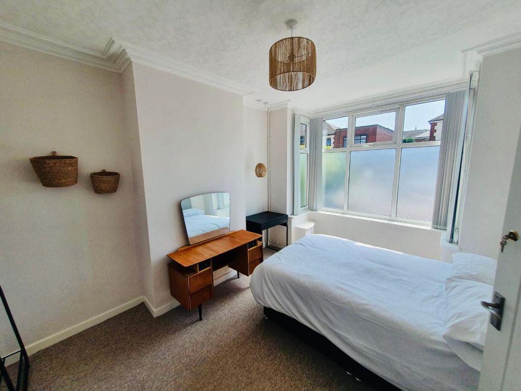 Room to rent in Stanley Road, Hartshill, StokeOnTrent ST4 Zoopla