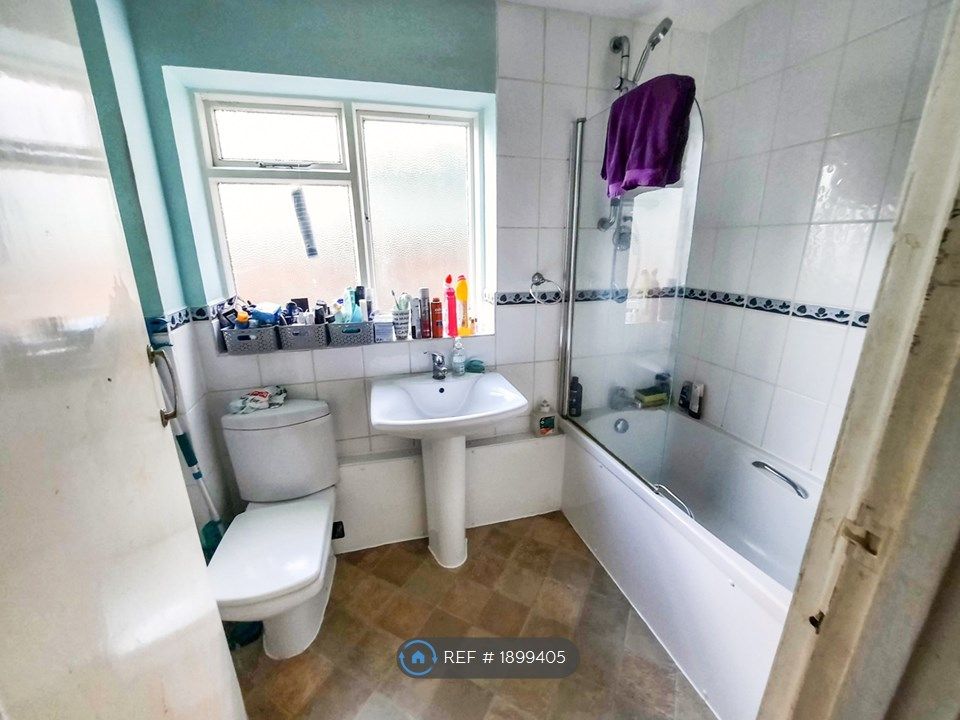 3 bed terraced house to rent in Kingsley Road, Southampton SO15, £1,400