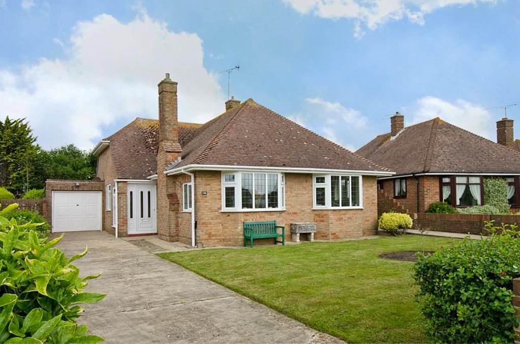 3 bed bungalow for sale in Alinora Crescent, GoringBySea, Worthing