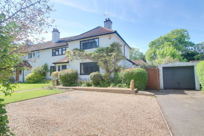 4 bed semidetached house for sale in Foxley Lane, Purley CR8, £775,000
