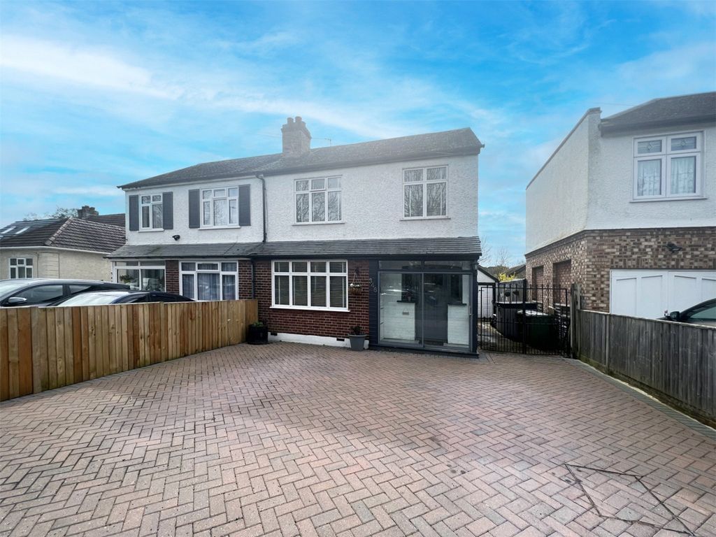 3 bed semidetached house for sale in Ashford, Surrey TW15, £500,000