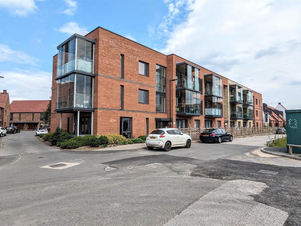 2 bed flat for sale in Barron House, Derwent Way, York YO31 Zoopla