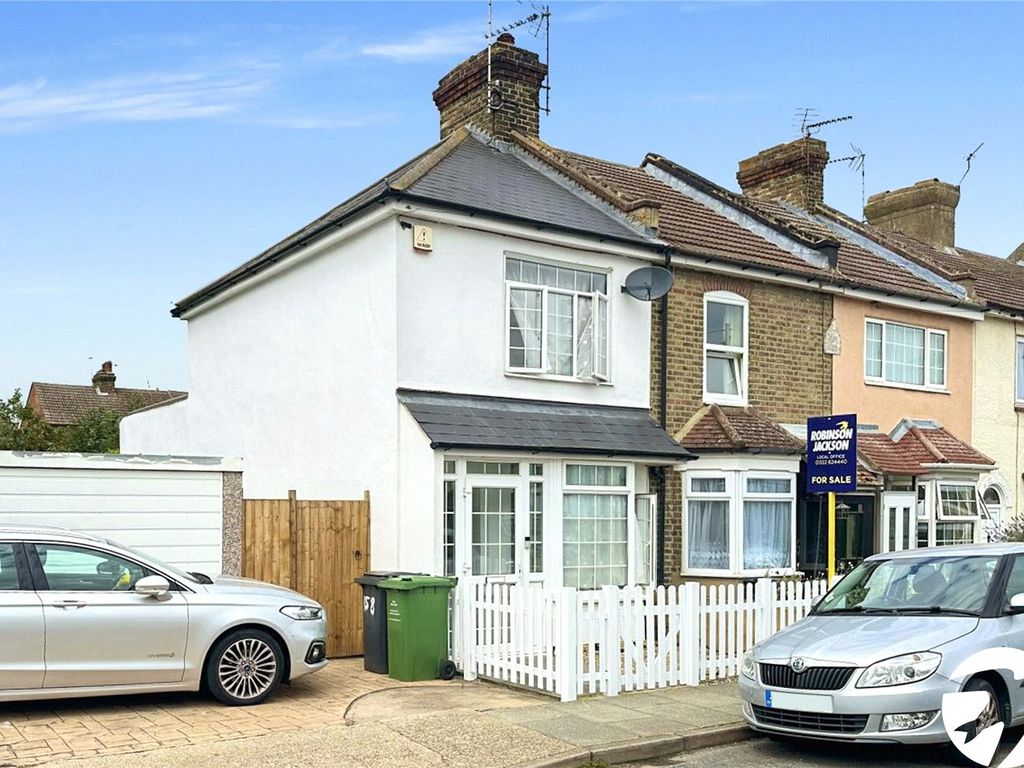 2 bed end terrace house for sale in Church Road, Kent DA10