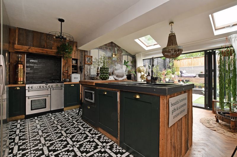 4 bed semidetached house for sale in Brushfield Grove, Frecheville