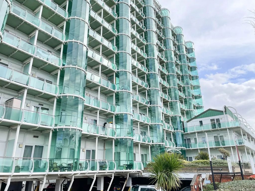 2 bed flat for sale in Sydney Road, Enfield EN2 Zoopla